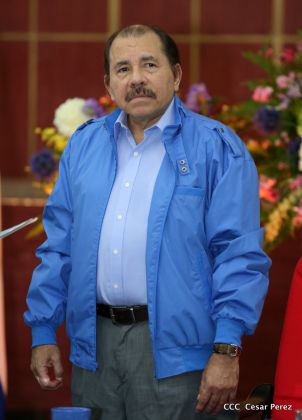 Comandante Daniel Ortega entrega títulos comunitarios a pueblos de la Costa Caribe