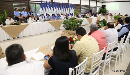 Autoridades nicaragüenses se reúnen con invitados y expertos electorales