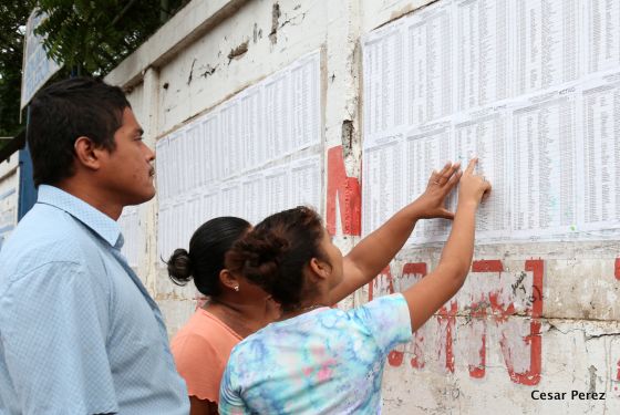 Trasladan material electoral a los centros de votación de todo el país