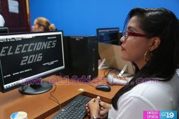 Invitados electorales visitan Centro de Cómputos del CSE