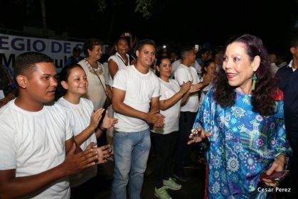 Daniel y Rosario ejercen su derecho al voto