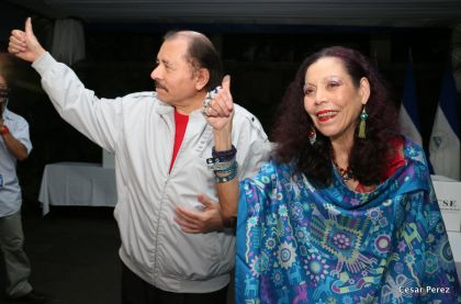 Daniel y Rosario ejercen su derecho al voto