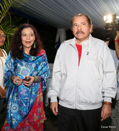 Daniel y Rosario ejercen su derecho al voto