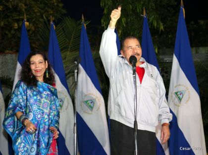 Daniel y Rosario ejercen su derecho al voto