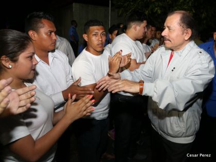 Daniel y Rosario ejercen su derecho al voto