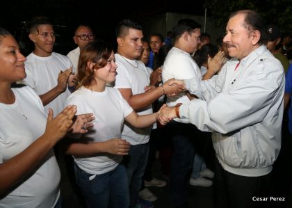 Daniel y Rosario ejercen su derecho al voto