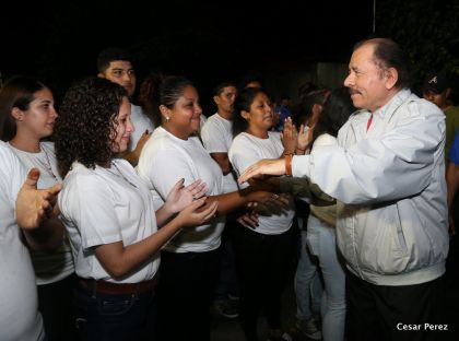 Daniel y Rosario ejercen su derecho al voto