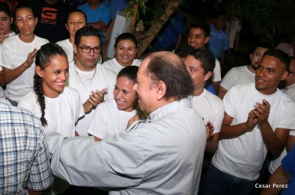 Daniel y Rosario ejercen su derecho al voto
