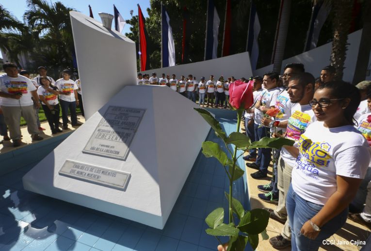 Una Flor para Carlos; 40 Aniversario del Tránsito a la Inmortalidad del Comandante Carlos Fonseca