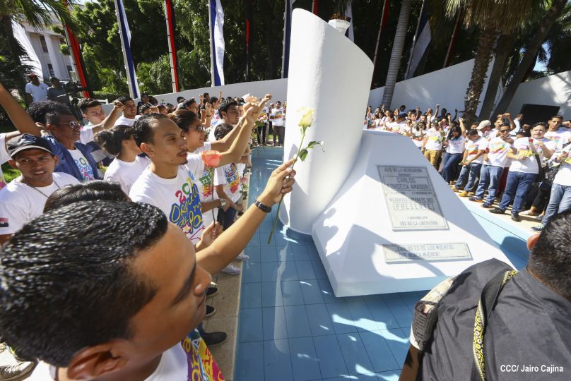 Una Flor para Carlos; 40 Aniversario del Tránsito a la Inmortalidad del Comandante Carlos Fonseca