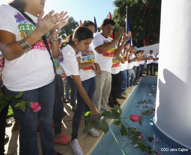 Una Flor para Carlos; 40 Aniversario del Tránsito a la Inmortalidad del Comandante Carlos Fonseca