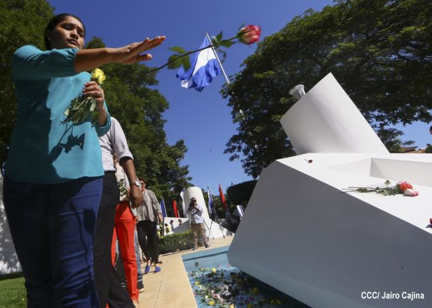 Una Flor para Carlos; 40 Aniversario del Tránsito a la Inmortalidad del Comandante Carlos Fonseca