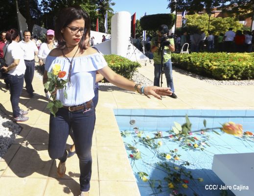 Una Flor para Carlos; 40 Aniversario del Tránsito a la Inmortalidad del Comandante Carlos Fonseca