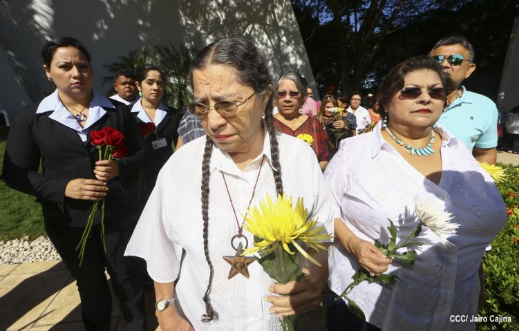 Una Flor para Carlos; 40 Aniversario del Tránsito a la Inmortalidad del Comandante Carlos Fonseca