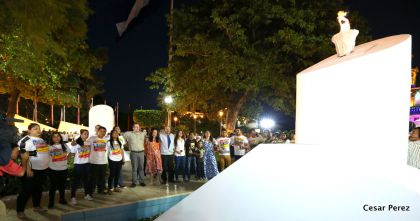 Daniel y Rosario conmemoran el 40 Aniversario del Tránsito a la Inmortalidad del Comandante Carlos Fonseca