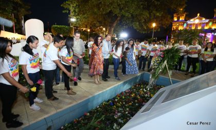 Daniel y Rosario conmemoran el 40 Aniversario del Tránsito a la Inmortalidad del Comandante Carlos Fonseca