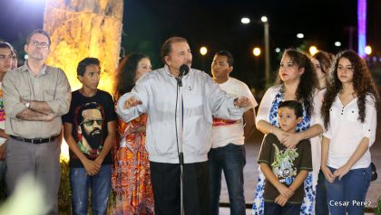 Daniel y Rosario conmemoran el 40 Aniversario del Tránsito a la Inmortalidad del Comandante Carlos Fonseca