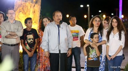 Daniel y Rosario conmemoran el 40 Aniversario del Tránsito a la Inmortalidad del Comandante Carlos Fonseca