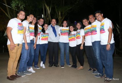 Daniel y Rosario conmemoran el 40 Aniversario del Tránsito a la Inmortalidad del Comandante Carlos Fonseca