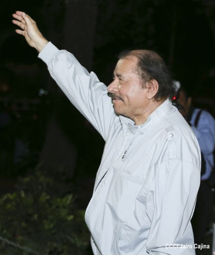 Daniel y Rosario conmemoran el 40 Aniversario del Tránsito a la Inmortalidad del Comandante Carlos Fonseca