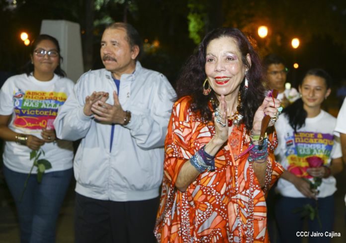 Daniel y Rosario conmemoran el 40 Aniversario del Tránsito a la Inmortalidad del Comandante Carlos Fonseca