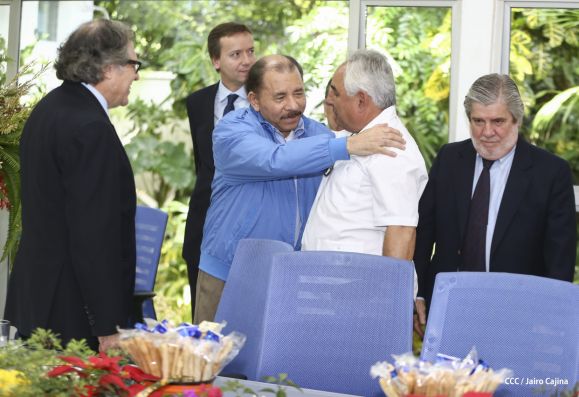 Presidente Daniel y Compañera reciben al Secretario General OEA, Luis Almagro
