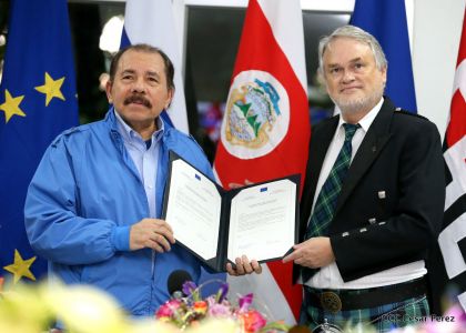 Daniel y Rosario reciben cartas credenciales de los Embajadores de la Unión Europea, Federación de Rusia y Costa Rica