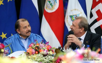 Daniel y Rosario reciben cartas credenciales de los Embajadores de la Unión Europea, Federación de Rusia y Costa Rica