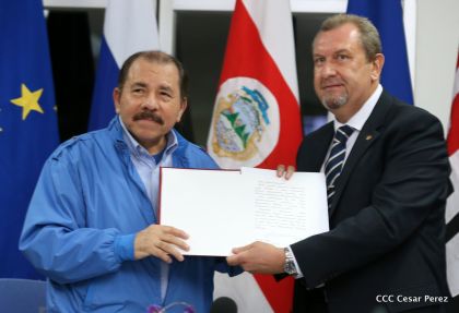 Daniel y Rosario reciben cartas credenciales de los Embajadores de la Unión Europea, Federación de Rusia y Costa Rica