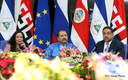 Daniel y Rosario reciben cartas credenciales de los Embajadores de la Unión Europea, Federación de Rusia y Costa Rica