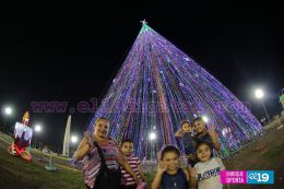 Enciendo el Árbol de Navidad más grande de Nicaragua