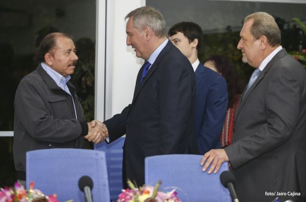 Daniel y Rosario se reúnen con Vice Primer Ministro de Rusia, Dmitri Rogozin