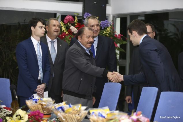 Daniel y Rosario se reúnen con Vice Primer Ministro de Rusia, Dmitri Rogozin