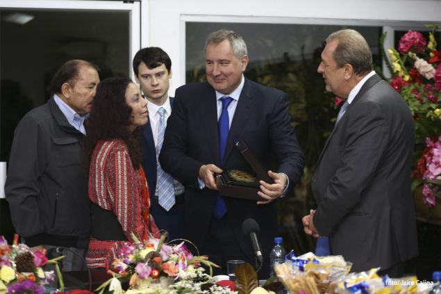 Daniel y Rosario se reúnen con Vice Primer Ministro de Rusia, Dmitri Rogozin