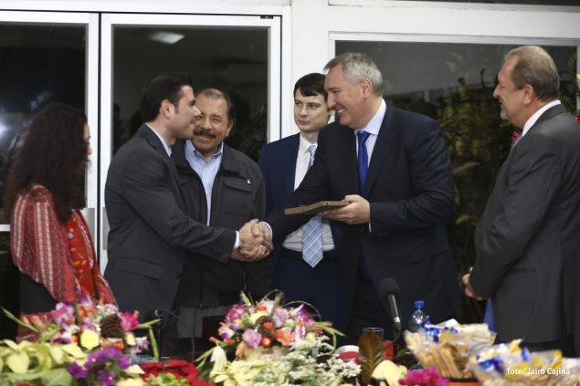 Daniel y Rosario se reúnen con Vice Primer Ministro de Rusia, Dmitri Rogozin