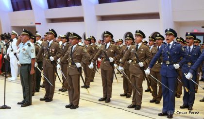 Daniel y Rosario presiden acto de graduación de cadetes del Ejército de Nicaragua