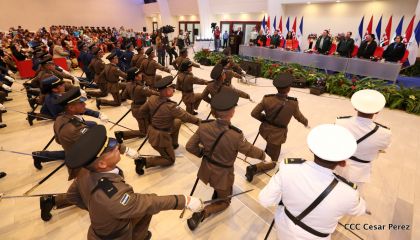 Daniel y Rosario presiden acto de graduación de cadetes del Ejército de Nicaragua