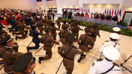 Daniel y Rosario presiden acto de graduación de cadetes del Ejército de Nicaragua