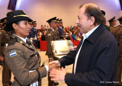 Daniel y Rosario presiden acto de graduación de cadetes del Ejército de Nicaragua