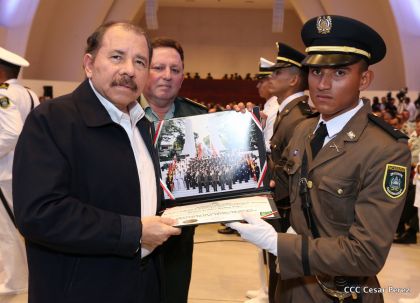 Daniel y Rosario presiden acto de graduación de cadetes del Ejército de Nicaragua