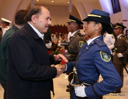 Daniel y Rosario presiden acto de graduación de cadetes del Ejército de Nicaragua
