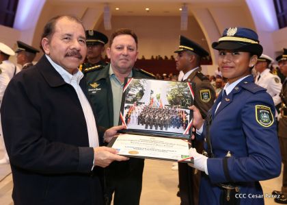 Daniel y Rosario presiden acto de graduación de cadetes del Ejército de Nicaragua