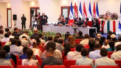 Daniel y Rosario presiden acto de graduación de cadetes del Ejército de Nicaragua