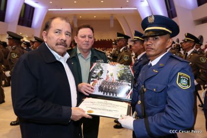 Daniel y Rosario presiden acto de graduación de cadetes del Ejército de Nicaragua