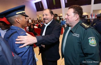 Daniel y Rosario presiden acto de graduación de cadetes del Ejército de Nicaragua