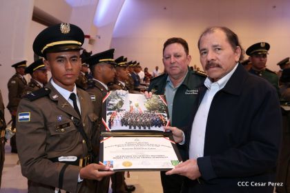 Daniel y Rosario presiden acto de graduación de cadetes del Ejército de Nicaragua