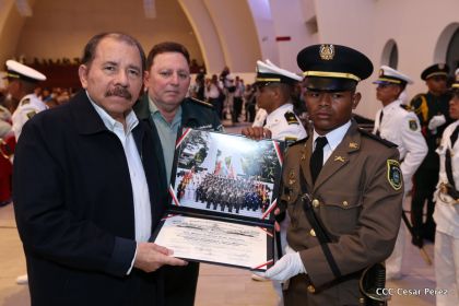 Daniel y Rosario presiden acto de graduación de cadetes del Ejército de Nicaragua