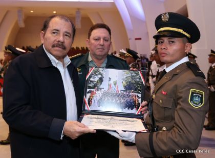 Daniel y Rosario presiden acto de graduación de cadetes del Ejército de Nicaragua