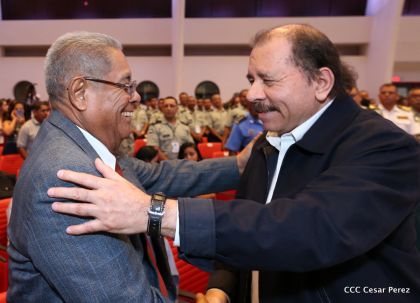 Daniel y Rosario presiden acto de graduación de cadetes del Ejército de Nicaragua