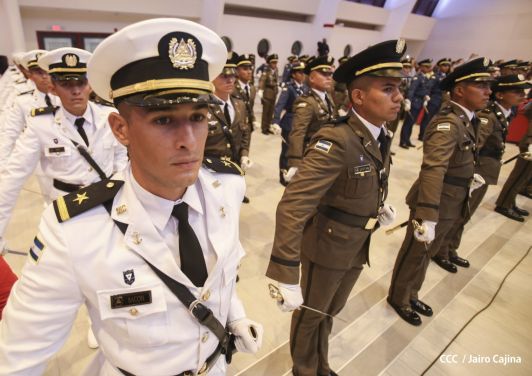Daniel y Rosario presiden acto de graduación de cadetes del Ejército de Nicaragua